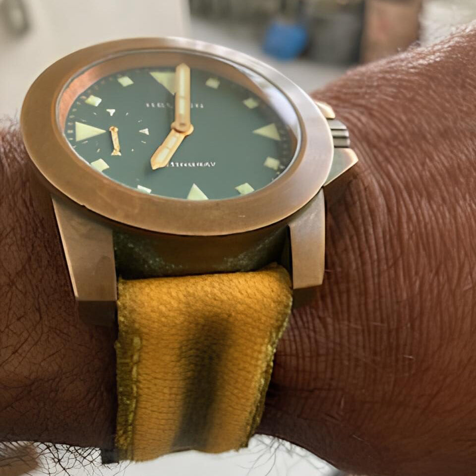 Double Muscular Vintage Yellow Canvas