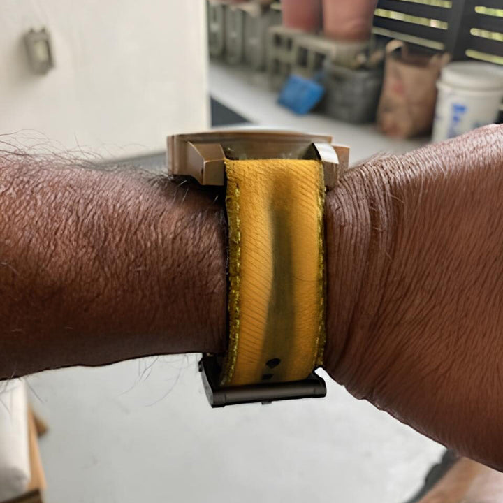 Double Muscular Vintage Yellow Canvas