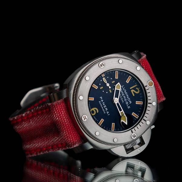 Muscular Canvas Red